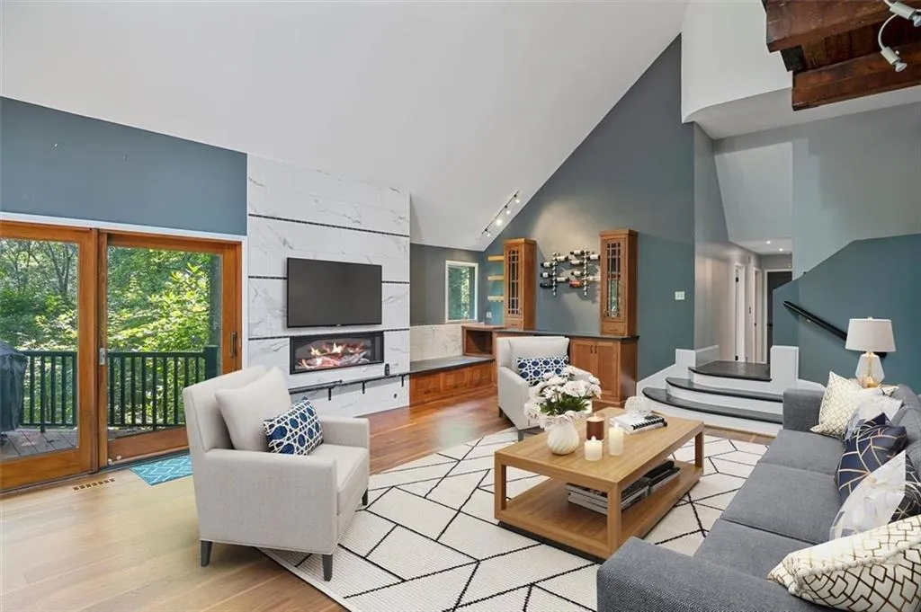 100 Mountain Creek Trace, Sandy Springs, Georgia 30328, 4 Bedrooms Bedrooms, ,3 BathroomsBathrooms,Residential,Sold,100 Mountain Creek Trace,6931774