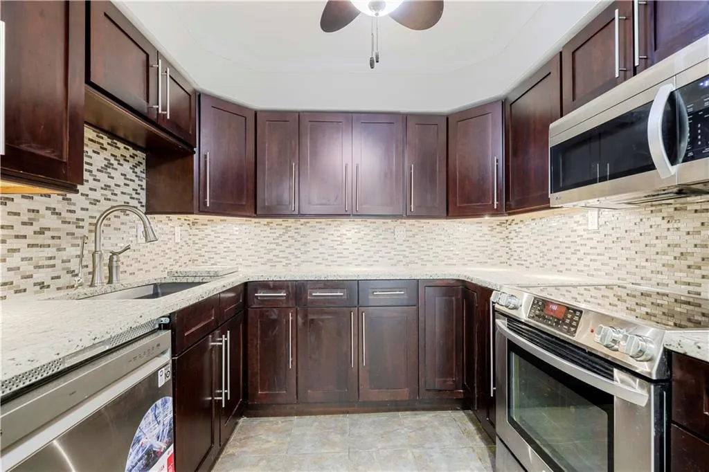2870 Pharr Court South Nw Unit 1205, Atlanta, Georgia 30305, 2 Bedrooms Bedrooms, ,2 BathroomsBathrooms,Residential,For Sale,2870 Pharr Court South Nw Unit 1205,7509990