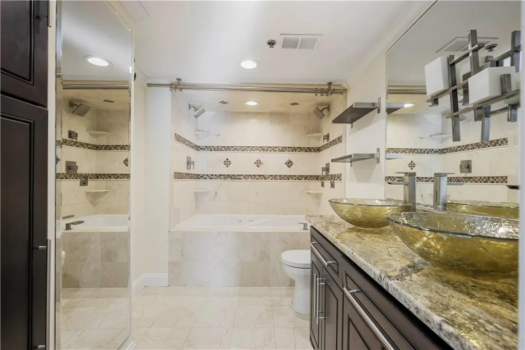 2870 Pharr Court South Nw Unit 1205, Atlanta, Georgia 30305, 2 Bedrooms Bedrooms, ,2 BathroomsBathrooms,Residential,For Sale,2870 Pharr Court South Nw Unit 1205,7509990