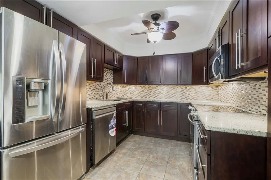 2870 Pharr Court South Nw Unit 1205, Atlanta, Georgia 30305, 2 Bedrooms Bedrooms, ,2 BathroomsBathrooms,Residential,For Sale,2870 Pharr Court South Nw Unit 1205,7509990