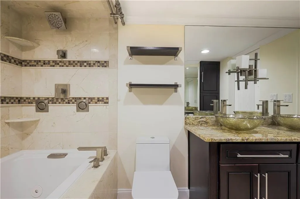 2870 Pharr Court South Nw Unit 1205, Atlanta, Georgia 30305, 2 Bedrooms Bedrooms, ,2 BathroomsBathrooms,Residential,For Sale,2870 Pharr Court South Nw Unit 1205,7509990