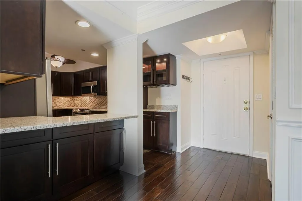 2870 Pharr Court South Nw Unit 1205, Atlanta, Georgia 30305, 2 Bedrooms Bedrooms, ,2 BathroomsBathrooms,Residential,For Sale,2870 Pharr Court South Nw Unit 1205,7509990