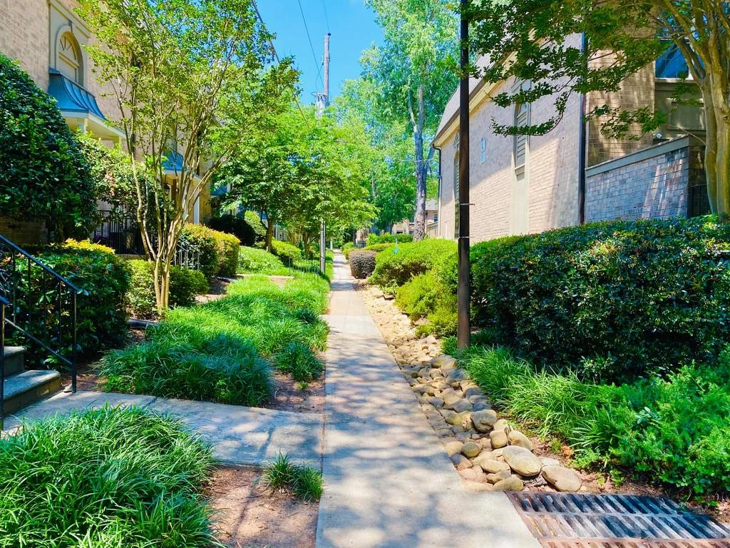 6980 Roswell Road Unit A5, Atlanta, Georgia 30328, 3 Bedrooms Bedrooms, ,2 BathroomsBathrooms,Residential,Sold,6980 Roswell Road Unit A5,6737156