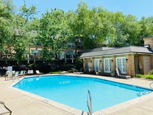 6980 Roswell Road Unit A5, Atlanta, Georgia 30328, 3 Bedrooms Bedrooms, ,2 BathroomsBathrooms,Residential,Sold,6980 Roswell Road Unit A5,6737156
