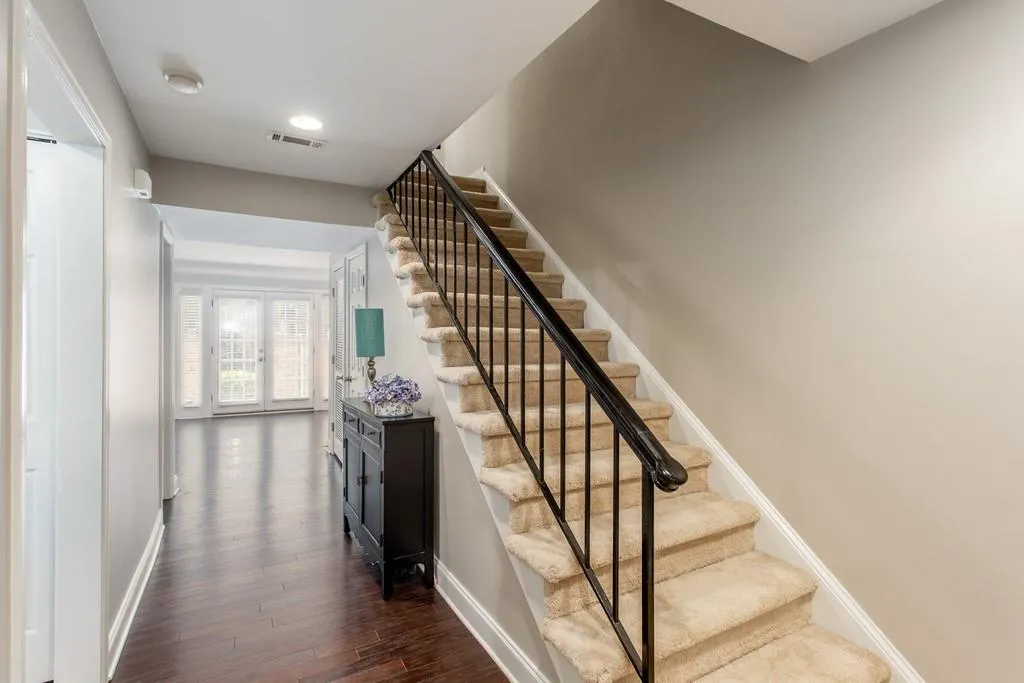 6980 Roswell Road Unit A5, Atlanta, Georgia 30328, 3 Bedrooms Bedrooms, ,2 BathroomsBathrooms,Residential,Sold,6980 Roswell Road Unit A5,6737156