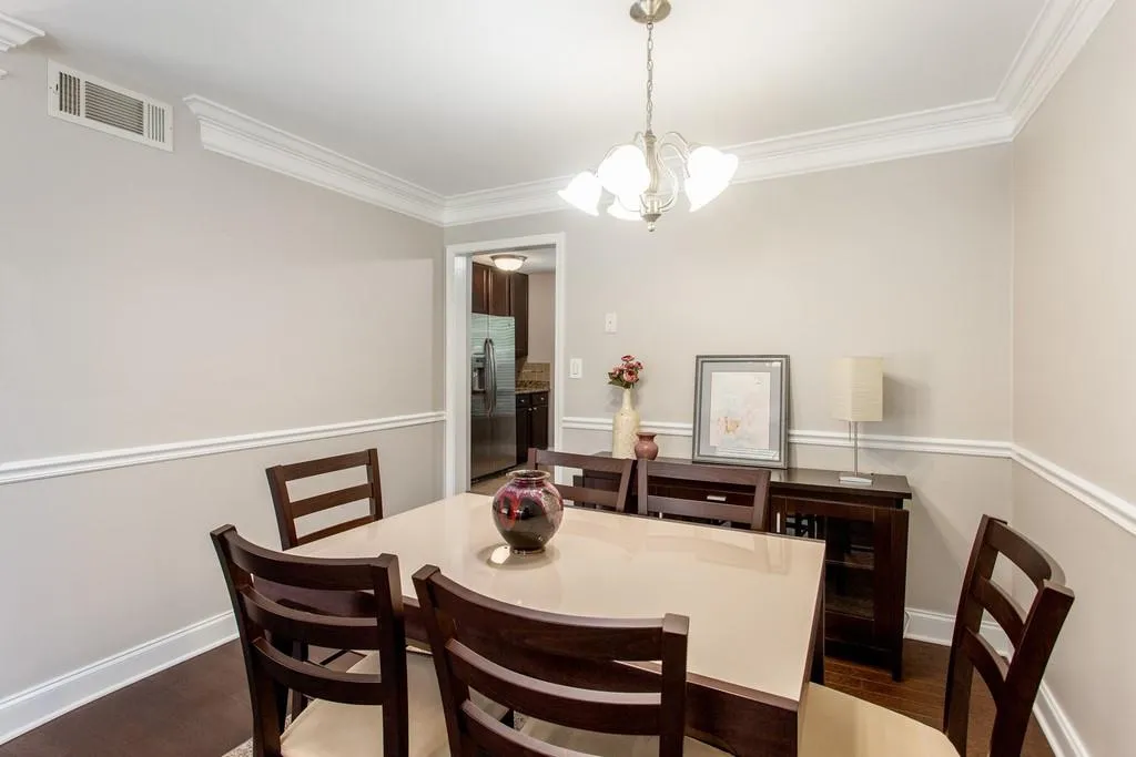 6980 Roswell Road Unit A5, Atlanta, Georgia 30328, 3 Bedrooms Bedrooms, ,2 BathroomsBathrooms,Residential,Sold,6980 Roswell Road Unit A5,6737156