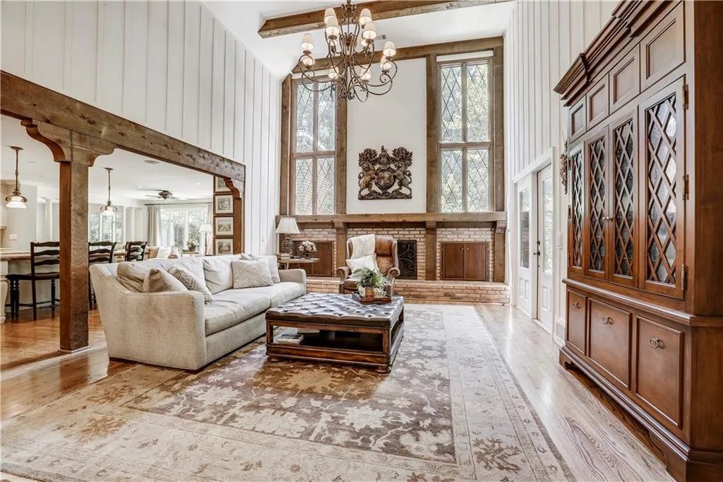 130 Churchill Drive, Sandy Springs, Georgia 30350, 5 Bedrooms Bedrooms, ,4 BathroomsBathrooms,Residential,Sold,130 Churchill Drive,6013433