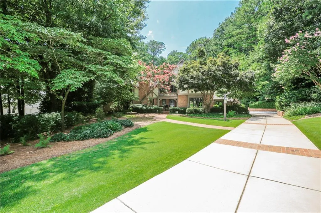 130 Churchill Drive, Sandy Springs, Georgia 30350, 5 Bedrooms Bedrooms, ,4 BathroomsBathrooms,Residential,Sold,130 Churchill Drive,6013433
