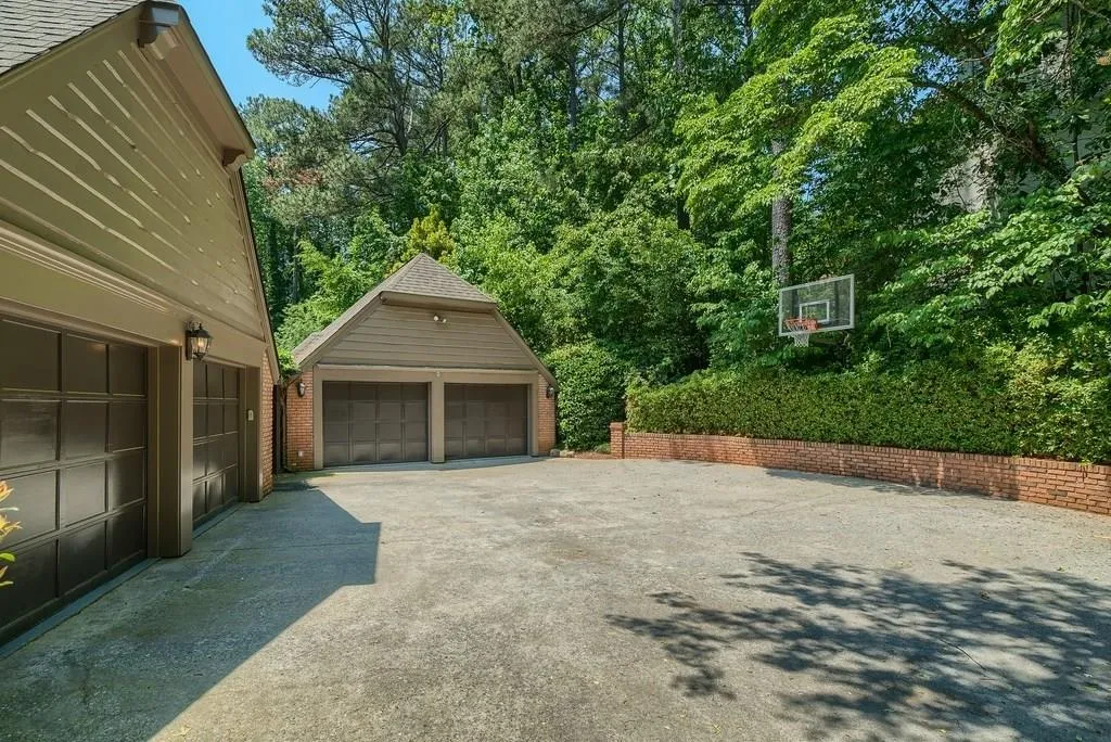 130 Churchill Drive, Sandy Springs, Georgia 30350, 5 Bedrooms Bedrooms, ,4 BathroomsBathrooms,Residential,Sold,130 Churchill Drive,6013433