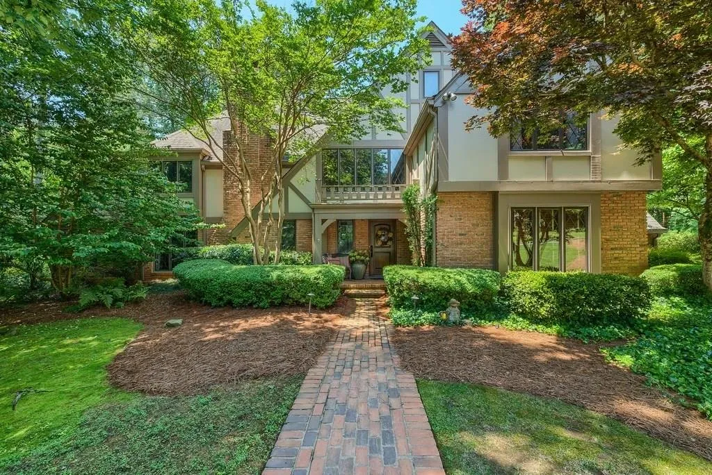 130 Churchill Drive, Sandy Springs, Georgia 30350, 5 Bedrooms Bedrooms, ,4 BathroomsBathrooms,Residential,Sold,130 Churchill Drive,6013433