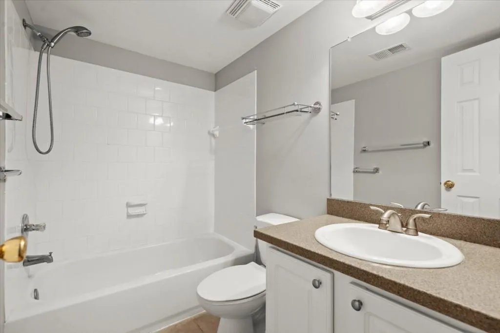 608 Brighton Point, Atlanta, Georgia 30328, 2 Bedrooms Bedrooms, ,2 BathroomsBathrooms,Residential,Sold,608 Brighton Point,7443192