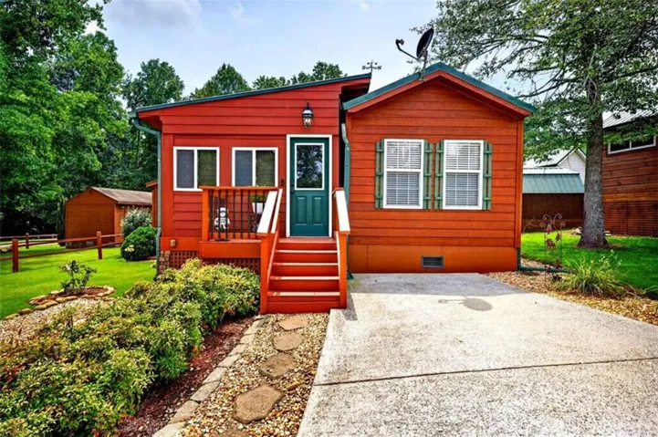 19 Wapiti Lane, Cleveland, Georgia 30528