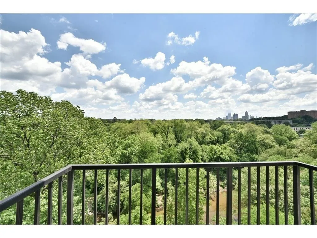 2277 Peachtree Road Ne Unit 607, Atlanta, Georgia 30309, 2 Bedrooms Bedrooms, ,2 BathroomsBathrooms,Residential,Sold,2277 Peachtree Road Ne Unit 607,5718261