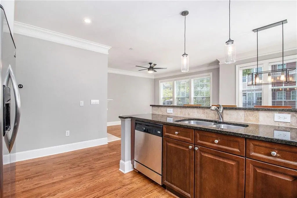 3724 Ashford Creek Lane Ne, Atlanta, Georgia 30319, 2 Bedrooms Bedrooms, ,2 BathroomsBathrooms,Residential,For Sale,3724 Ashford Creek Lane Ne,7646632