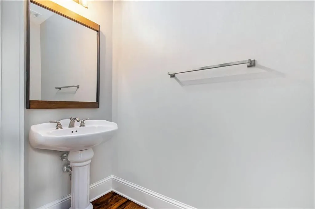 3724 Ashford Creek Lane Ne, Atlanta, Georgia 30319, 2 Bedrooms Bedrooms, ,2 BathroomsBathrooms,Residential,For Sale,3724 Ashford Creek Lane Ne,7646632