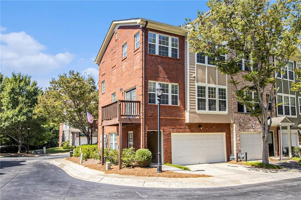 3724 Ashford Creek Lane Ne, Atlanta, Georgia 30319, 2 Bedrooms Bedrooms, ,2 BathroomsBathrooms,Residential,For Sale,3724 Ashford Creek Lane Ne,7646632