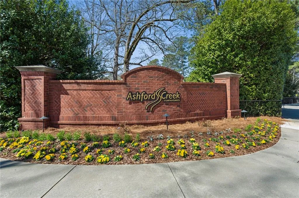 3724 Ashford Creek Lane Ne, Atlanta, Georgia 30319, 2 Bedrooms Bedrooms, ,2 BathroomsBathrooms,Residential,For Sale,3724 Ashford Creek Lane Ne,7646632