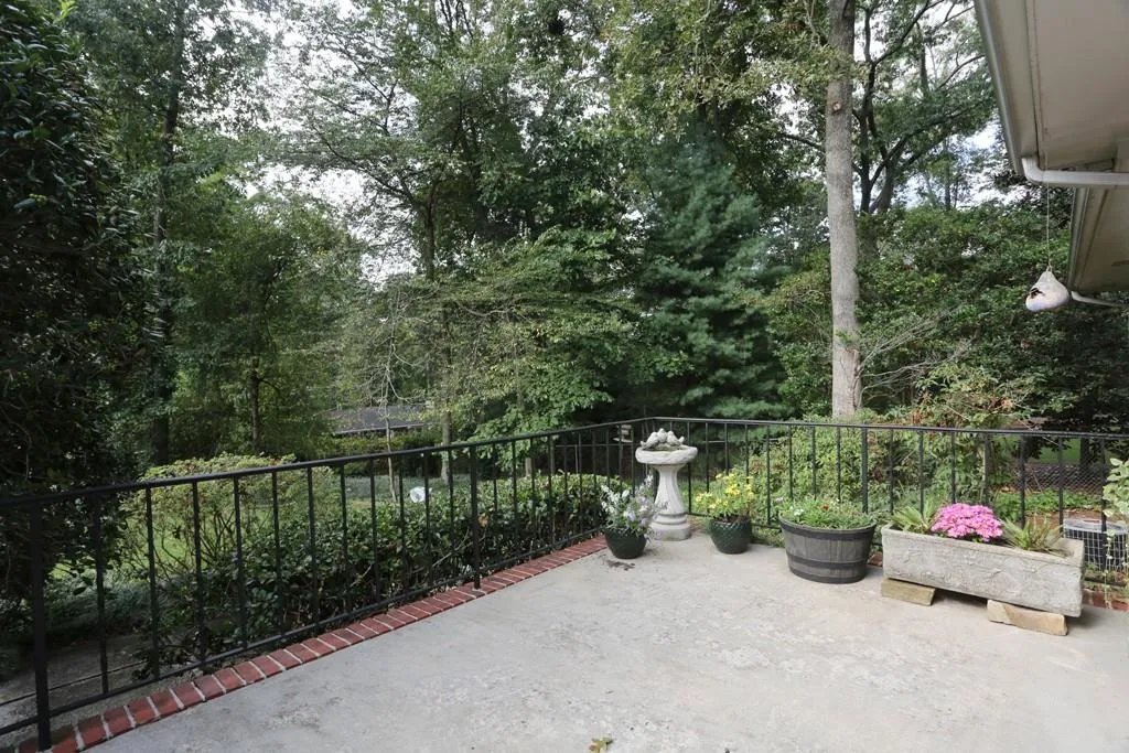 535 Timber Valley Road, Atlanta, Georgia 30342, 3 Bedrooms Bedrooms, ,2 BathroomsBathrooms,Residential,Sold,535 Timber Valley Road,5592149