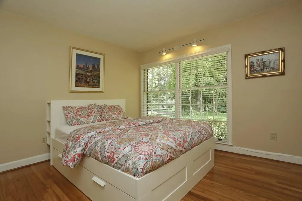 535 Timber Valley Road, Atlanta, Georgia 30342, 3 Bedrooms Bedrooms, ,2 BathroomsBathrooms,Residential,Sold,535 Timber Valley Road,5592149
