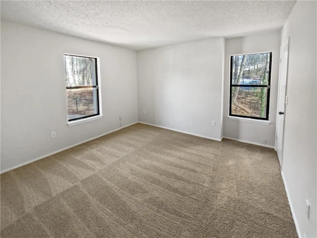 2404 Huntingdon, Atlanta, Georgia 30350, 3 Bedrooms Bedrooms, ,2 BathroomsBathrooms,Residential,Sold,2404 Huntingdon,7357254