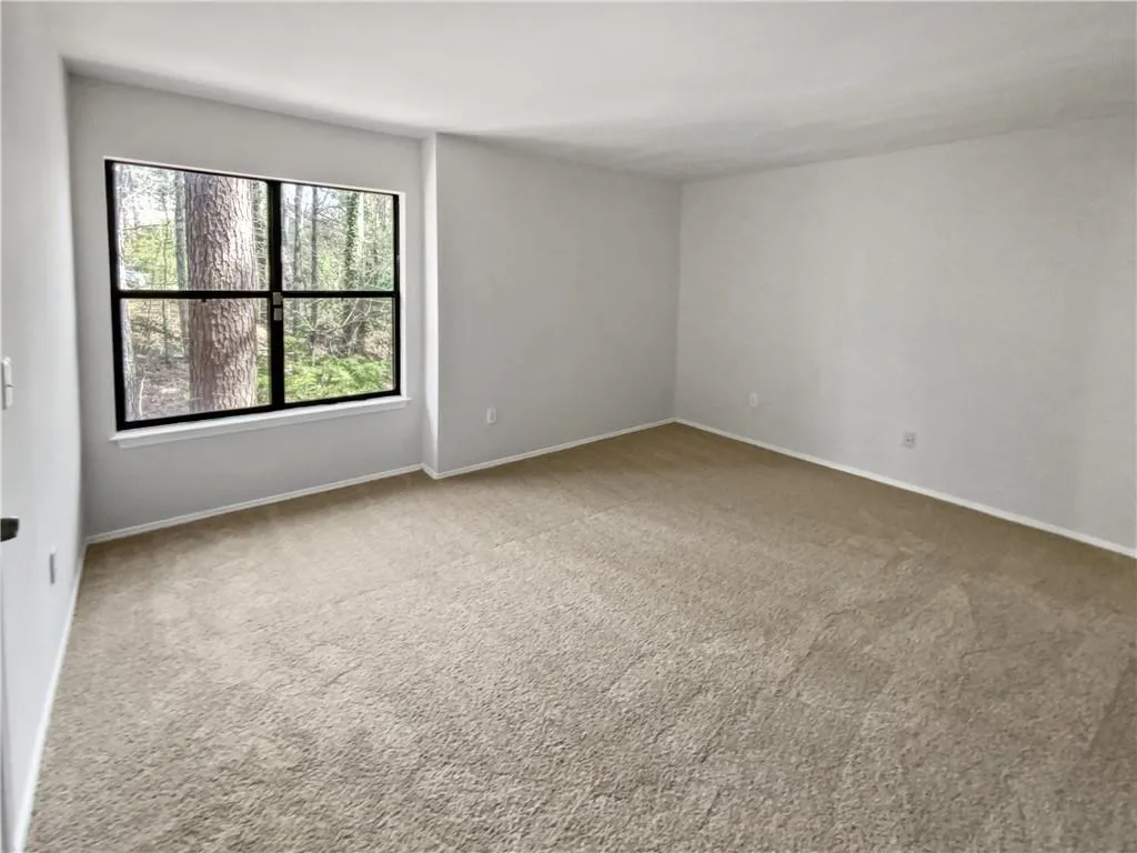 2404 Huntingdon, Atlanta, Georgia 30350, 3 Bedrooms Bedrooms, ,2 BathroomsBathrooms,Residential,Sold,2404 Huntingdon,7357254