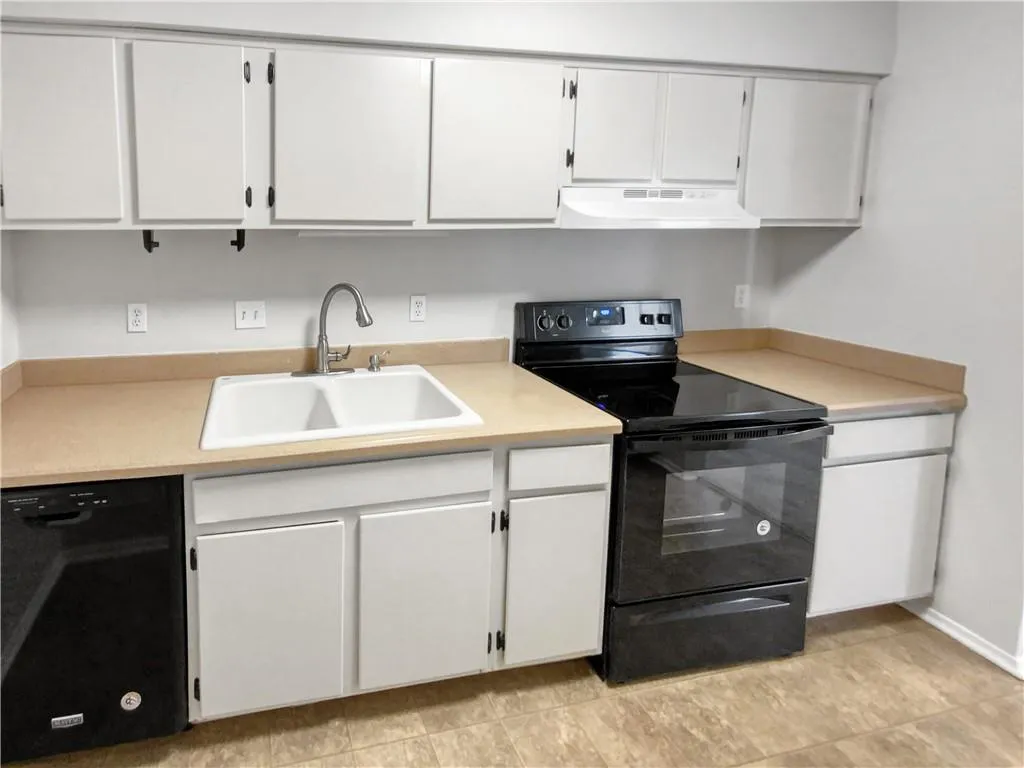 2404 Huntingdon, Atlanta, Georgia 30350, 3 Bedrooms Bedrooms, ,2 BathroomsBathrooms,Residential,Sold,2404 Huntingdon,7357254