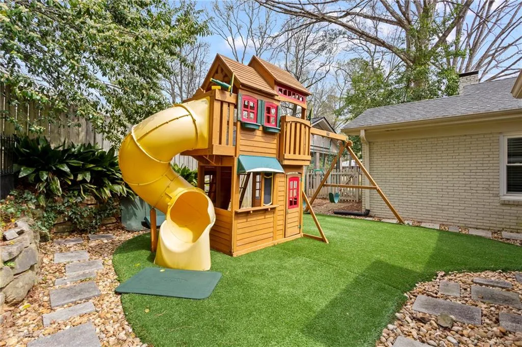 5780 Brookgreen Road, Atlanta, Georgia 30328, 3 Bedrooms Bedrooms, ,2 BathroomsBathrooms,Residential,Sold,5780 Brookgreen Road,6884663