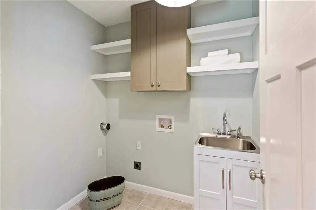 5780 Brookgreen Road, Atlanta, Georgia 30328, 3 Bedrooms Bedrooms, ,2 BathroomsBathrooms,Residential,Sold,5780 Brookgreen Road,6884663