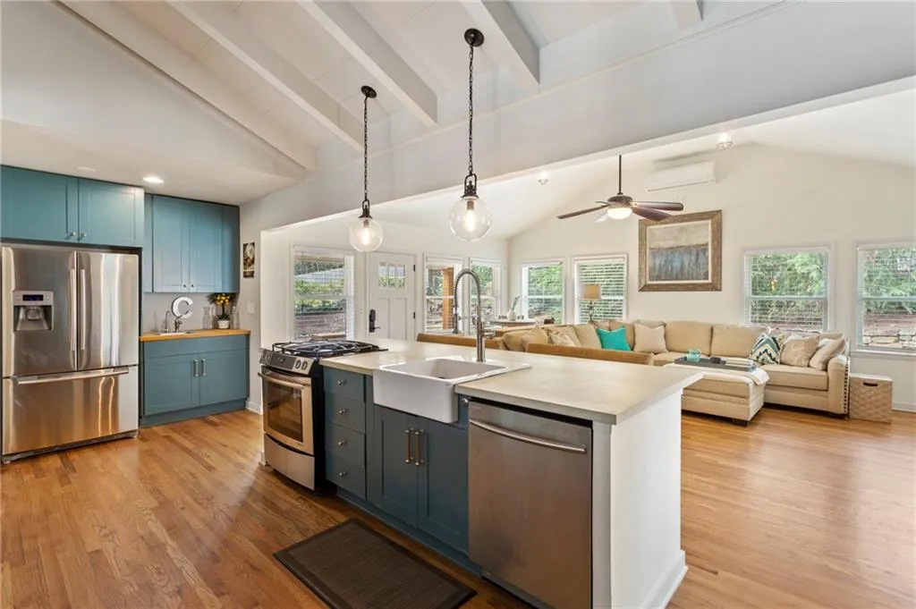 5780 Brookgreen Road, Atlanta, Georgia 30328, 3 Bedrooms Bedrooms, ,2 BathroomsBathrooms,Residential,Sold,5780 Brookgreen Road,6884663