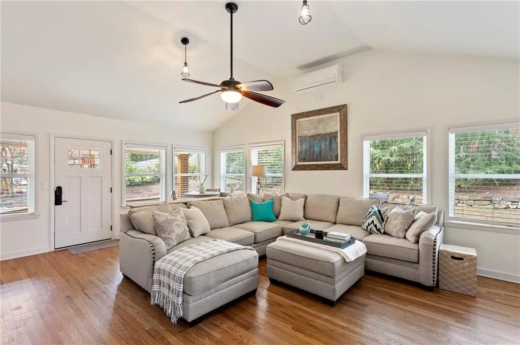 5780 Brookgreen Road, Atlanta, Georgia 30328, 3 Bedrooms Bedrooms, ,2 BathroomsBathrooms,Residential,Sold,5780 Brookgreen Road,6884663