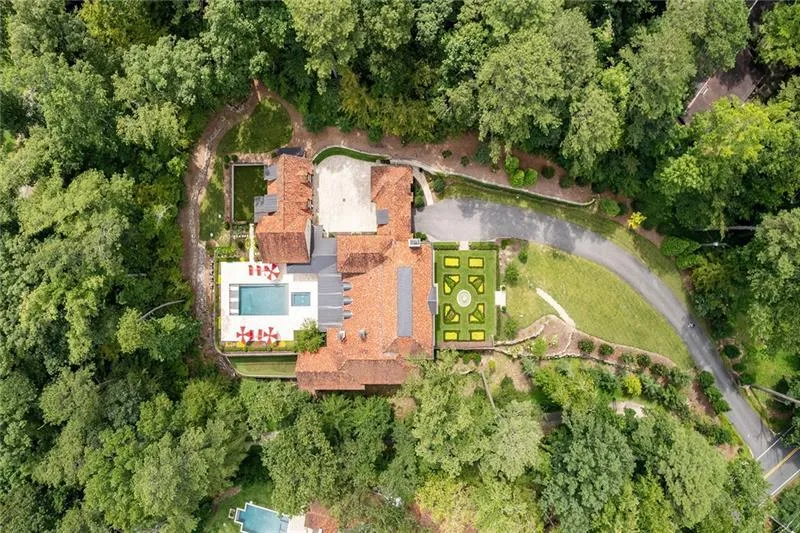 4975 Rebel Trail, Atlanta, Georgia 30327, 5 Bedrooms Bedrooms, ,5 BathroomsBathrooms,Residential,For Sale,4975 Rebel Trail,7538714