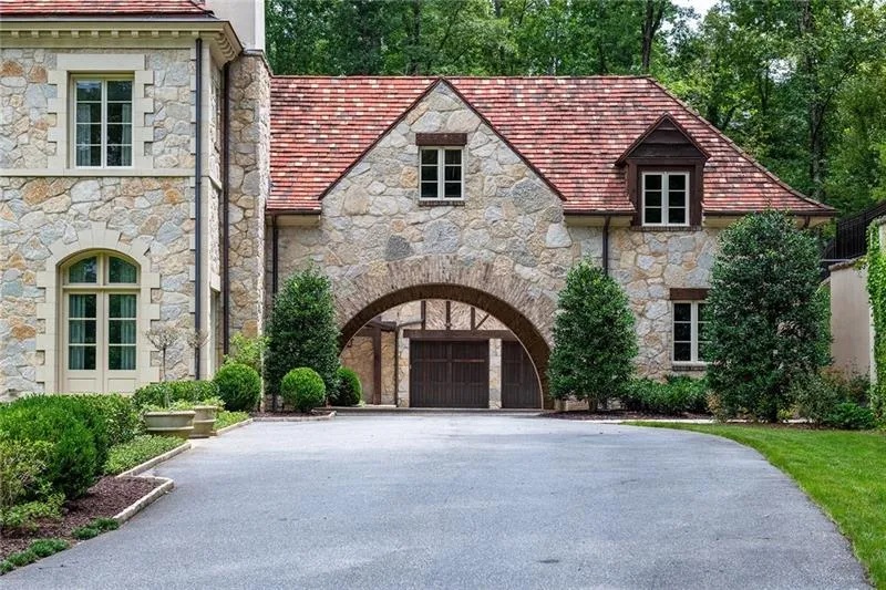 4975 Rebel Trail, Atlanta, Georgia 30327, 5 Bedrooms Bedrooms, ,5 BathroomsBathrooms,Residential,For Sale,4975 Rebel Trail,7538714