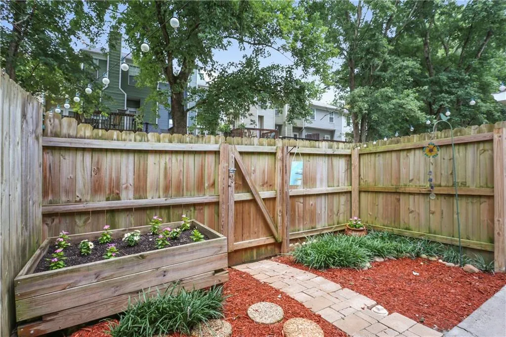 907 Wedgewood Way, Atlanta, Georgia 30350, 2 Bedrooms Bedrooms, ,2 BathroomsBathrooms,Residential,Sold,907 Wedgewood Way,6041794