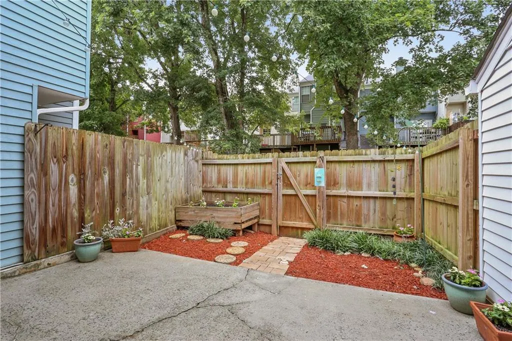 907 Wedgewood Way, Atlanta, Georgia 30350, 2 Bedrooms Bedrooms, ,2 BathroomsBathrooms,Residential,Sold,907 Wedgewood Way,6041794