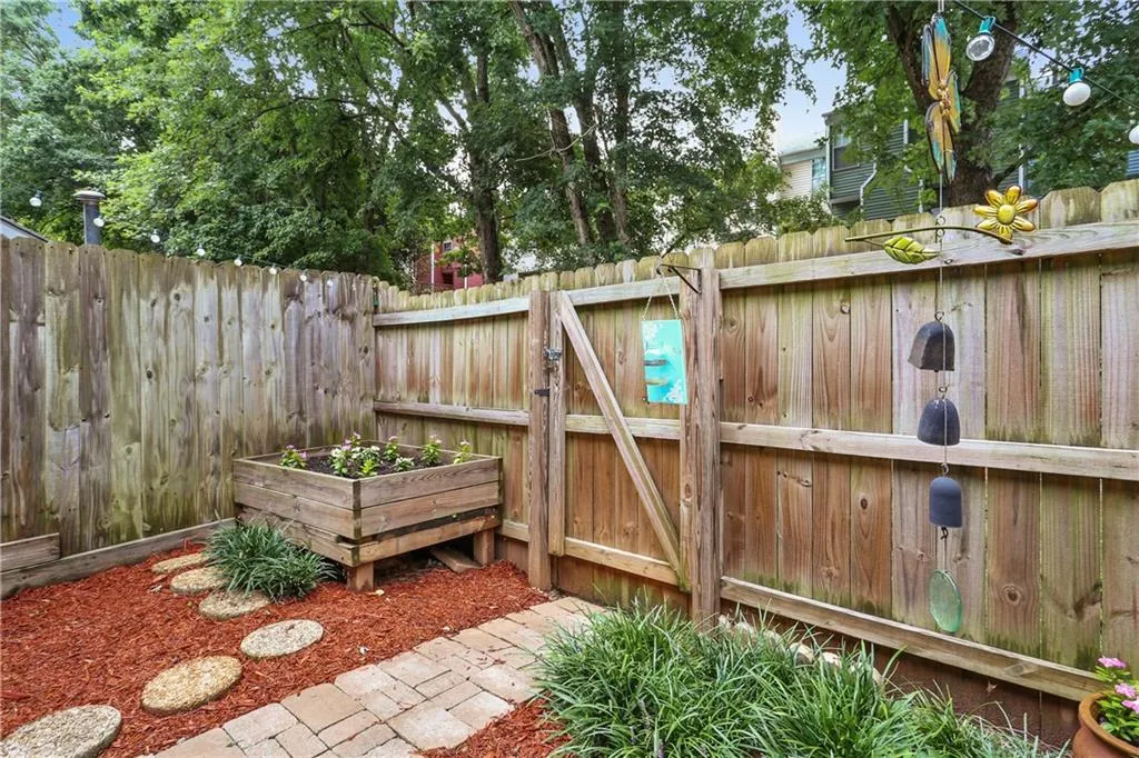 907 Wedgewood Way, Atlanta, Georgia 30350, 2 Bedrooms Bedrooms, ,2 BathroomsBathrooms,Residential,Sold,907 Wedgewood Way,6041794