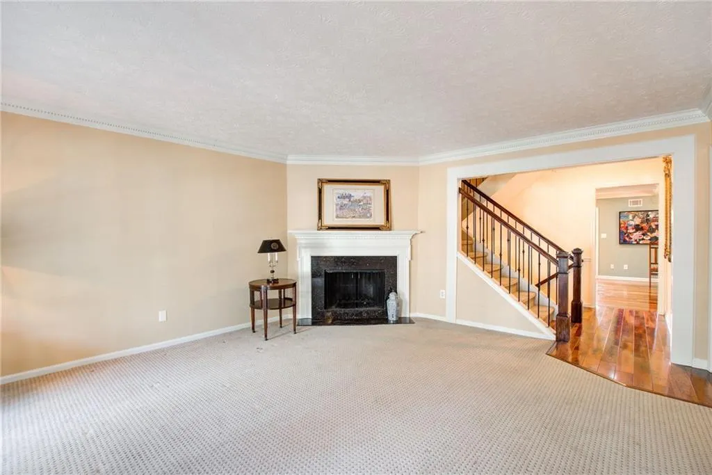 441 The North Chace, Sandy Springs, Georgia 30328, 4 Bedrooms Bedrooms, ,3 BathroomsBathrooms,Residential,Sold,441 The North Chace,7189276
