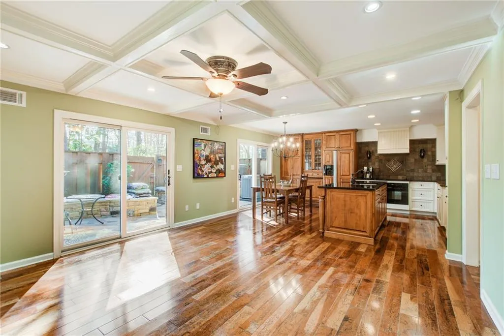 441 The North Chace, Sandy Springs, Georgia 30328, 4 Bedrooms Bedrooms, ,3 BathroomsBathrooms,Residential,Sold,441 The North Chace,7189276