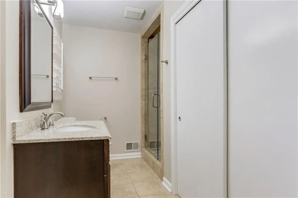 345 Amberidge Trail, Sandy Springs, Georgia 30328, 3 Bedrooms Bedrooms, ,2 BathroomsBathrooms,Residential,Sold,345 Amberidge Trail,6021958