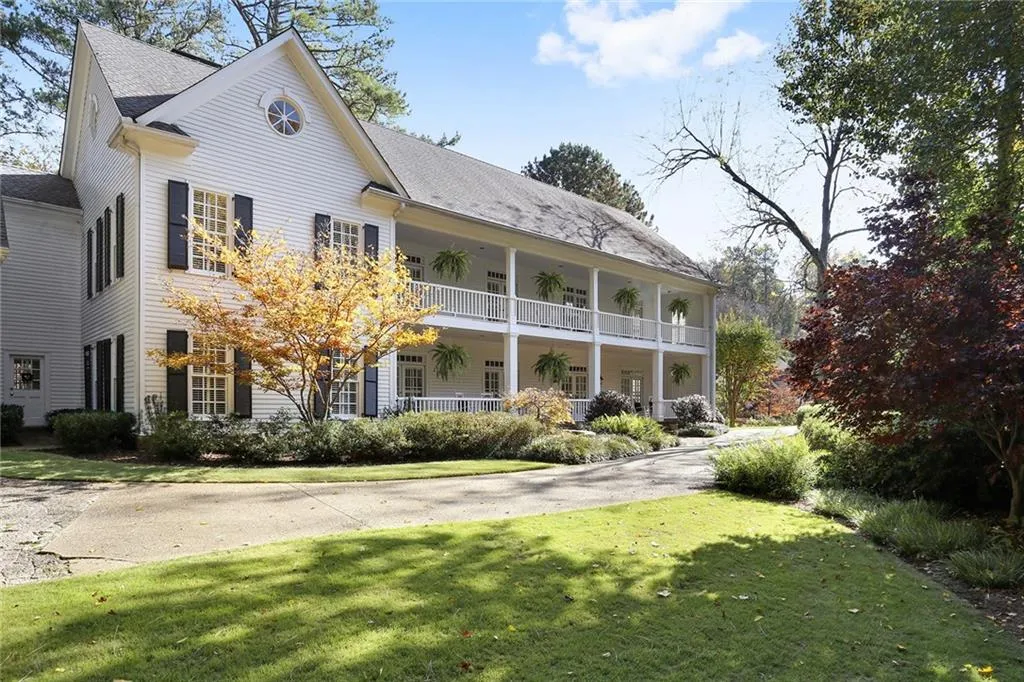 6055 Heards Drive, Sandy Springs, Georgia 30328, 5 Bedrooms Bedrooms, ,4 BathroomsBathrooms,Residential,Sold,6055 Heards Drive,6674218