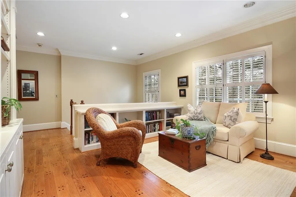 6055 Heards Drive, Sandy Springs, Georgia 30328, 5 Bedrooms Bedrooms, ,4 BathroomsBathrooms,Residential,Sold,6055 Heards Drive,6674218