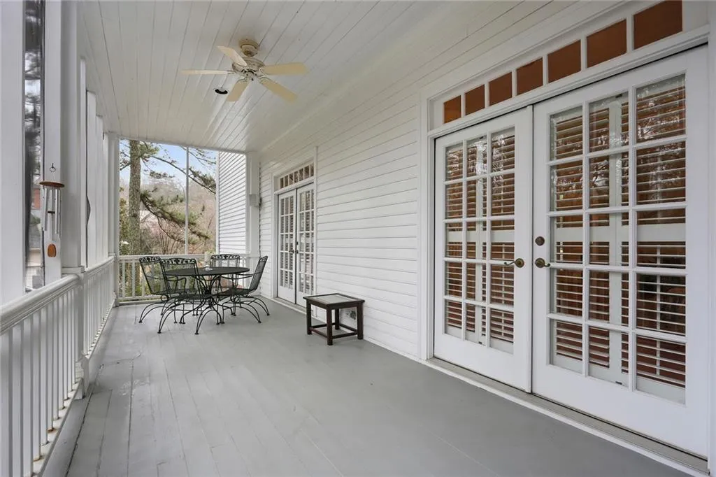 6055 Heards Drive, Sandy Springs, Georgia 30328, 5 Bedrooms Bedrooms, ,4 BathroomsBathrooms,Residential,Sold,6055 Heards Drive,6674218