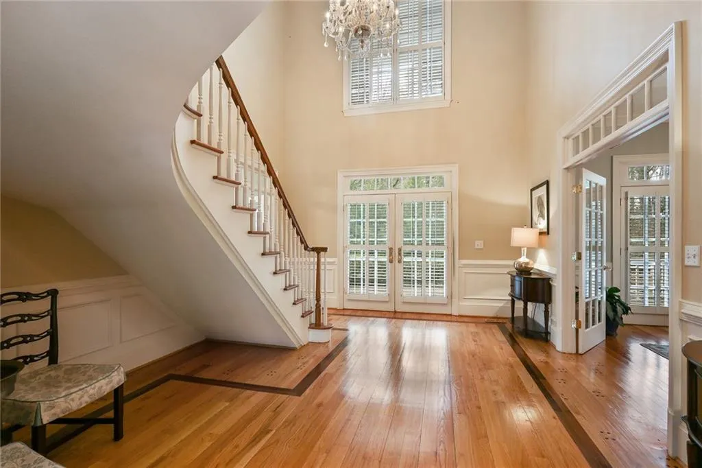 6055 Heards Drive, Sandy Springs, Georgia 30328, 5 Bedrooms Bedrooms, ,4 BathroomsBathrooms,Residential,Sold,6055 Heards Drive,6674218