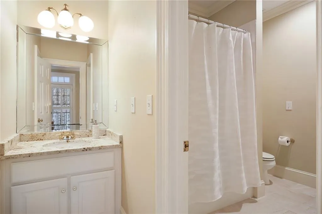 6055 Heards Drive, Sandy Springs, Georgia 30328, 5 Bedrooms Bedrooms, ,4 BathroomsBathrooms,Residential,Sold,6055 Heards Drive,6674218