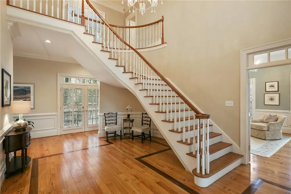 6055 Heards Drive, Sandy Springs, Georgia 30328, 5 Bedrooms Bedrooms, ,4 BathroomsBathrooms,Residential,Sold,6055 Heards Drive,6674218