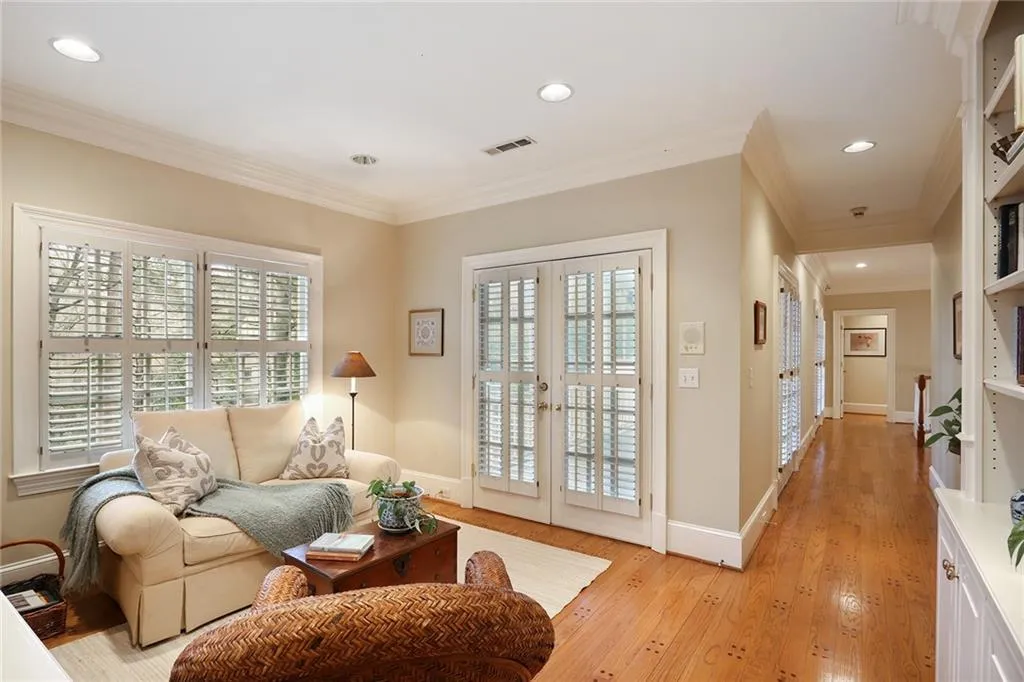 6055 Heards Drive, Sandy Springs, Georgia 30328, 5 Bedrooms Bedrooms, ,4 BathroomsBathrooms,Residential,Sold,6055 Heards Drive,6674218