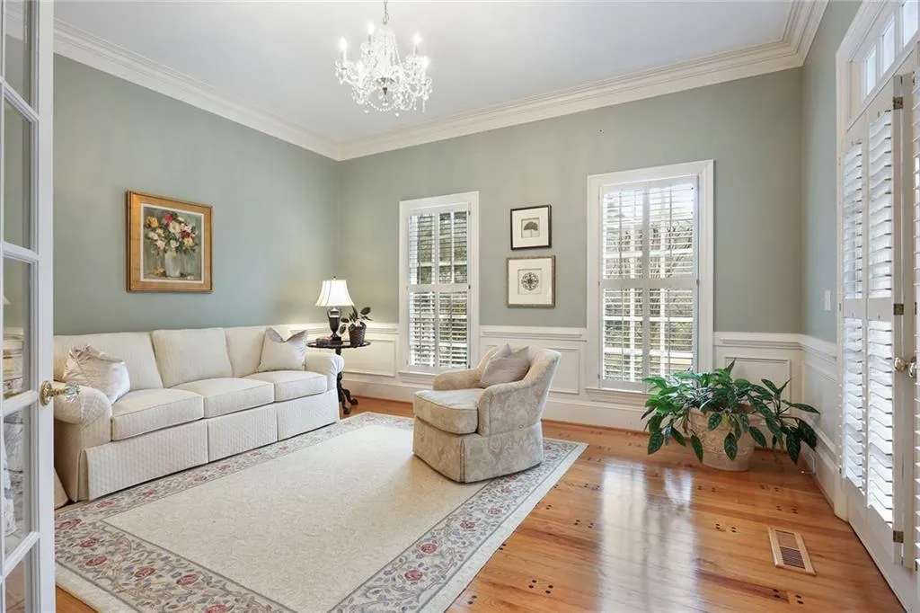 6055 Heards Drive, Sandy Springs, Georgia 30328, 5 Bedrooms Bedrooms, ,4 BathroomsBathrooms,Residential,Sold,6055 Heards Drive,6674218