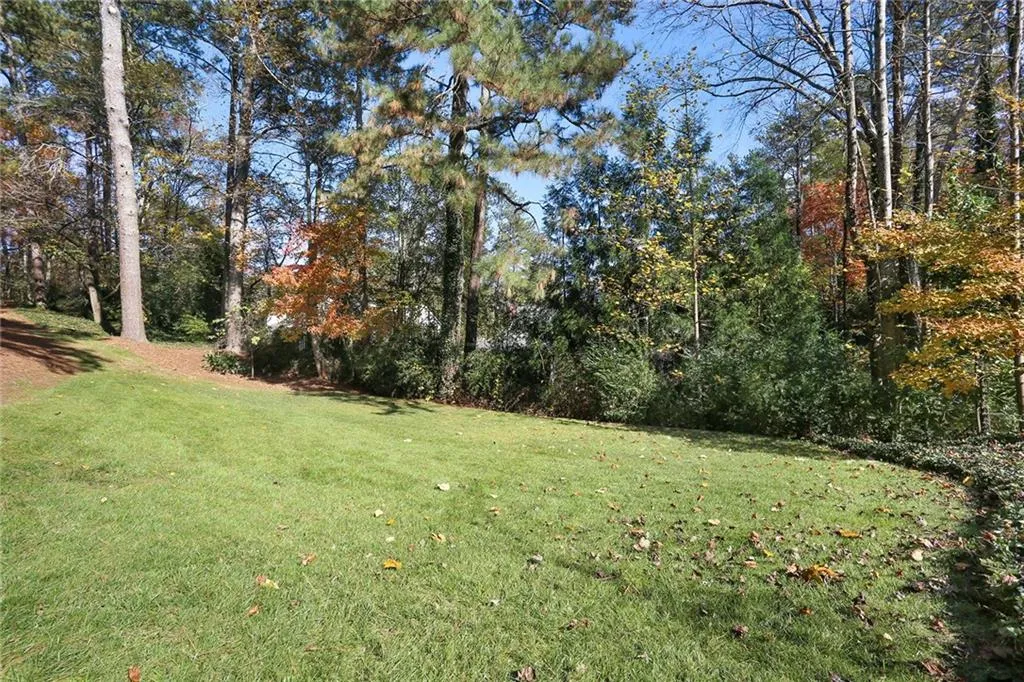 6055 Heards Drive, Sandy Springs, Georgia 30328, 5 Bedrooms Bedrooms, ,4 BathroomsBathrooms,Residential,Sold,6055 Heards Drive,6674218
