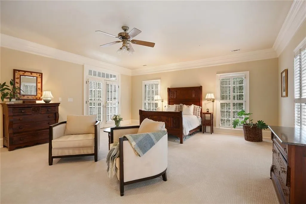 6055 Heards Drive, Sandy Springs, Georgia 30328, 5 Bedrooms Bedrooms, ,4 BathroomsBathrooms,Residential,Sold,6055 Heards Drive,6674218