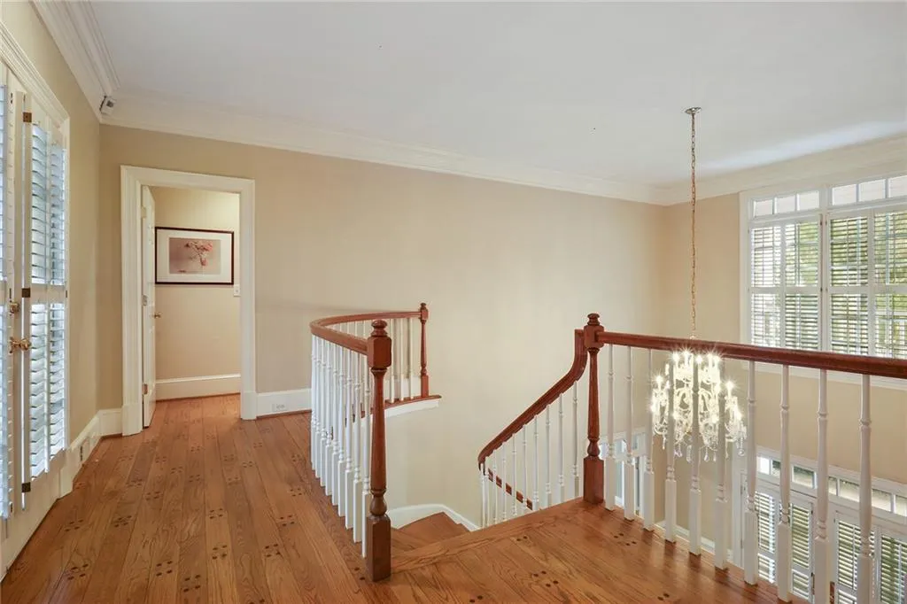 6055 Heards Drive, Sandy Springs, Georgia 30328, 5 Bedrooms Bedrooms, ,4 BathroomsBathrooms,Residential,Sold,6055 Heards Drive,6674218