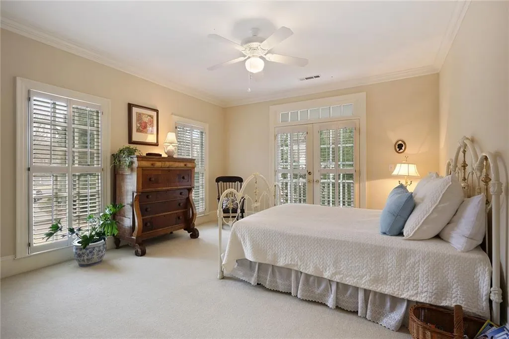 6055 Heards Drive, Sandy Springs, Georgia 30328, 5 Bedrooms Bedrooms, ,4 BathroomsBathrooms,Residential,Sold,6055 Heards Drive,6674218